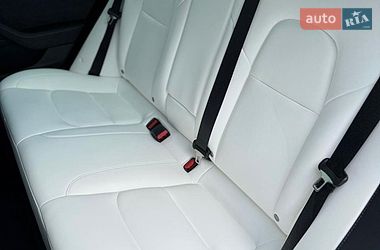 Седан Tesla Model 3 2023 в Чернівцях
