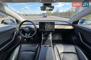 Седан Tesla Model 3 2020 в Чернигове