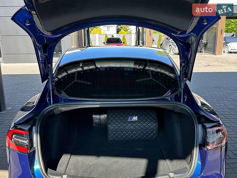 Седан Tesla Model 3 2020 в Киеве