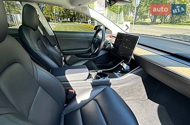 Седан Tesla Model 3 2020 в Киеве