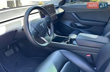 Седан Tesla Model 3 2020 в Киеве