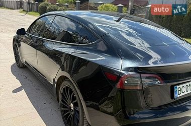 Седан Tesla Model 3 2023 в Львове