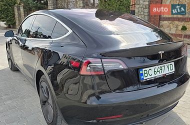 Седан Tesla Model 3 2018 в Львові