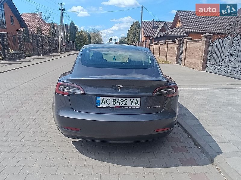 Седан Tesla Model 3 2018 в Луцке