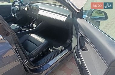 Седан Tesla Model 3 2018 в Луцке