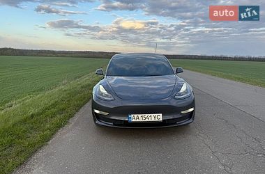 Седан Tesla Model 3 2022 в Києві