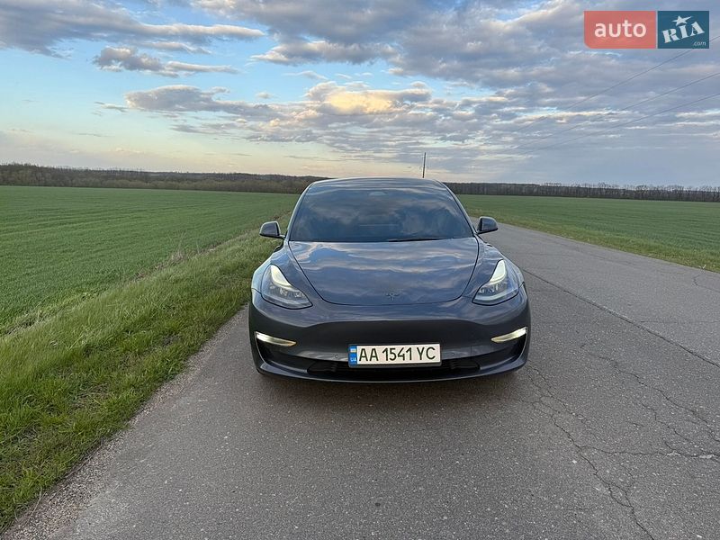 Седан Tesla Model 3 2022 в Києві