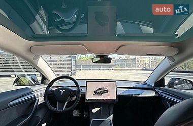 Седан Tesla Model 3 2022 в Києві