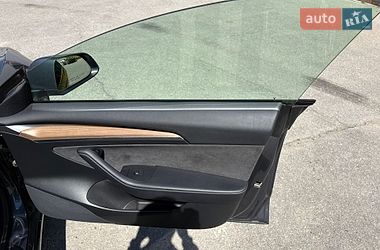 Седан Tesla Model 3 2022 в Кропивницком