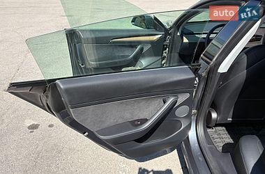 Седан Tesla Model 3 2022 в Кропивницком