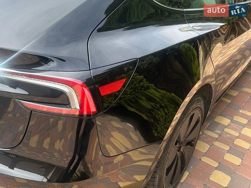 Седан Tesla Model 3 2025 в Харкові
