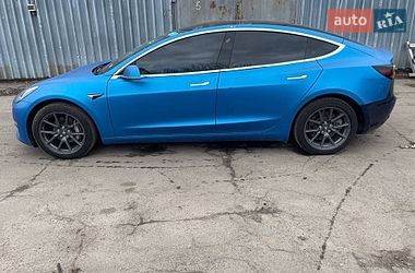 Седан Tesla Model 3 2018 в Киеве