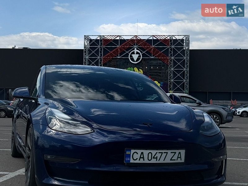 Седан Tesla Model 3 2021 в Києві