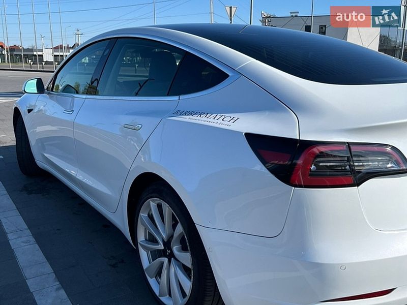 Седан Tesla Model 3 2019 в Луцьку