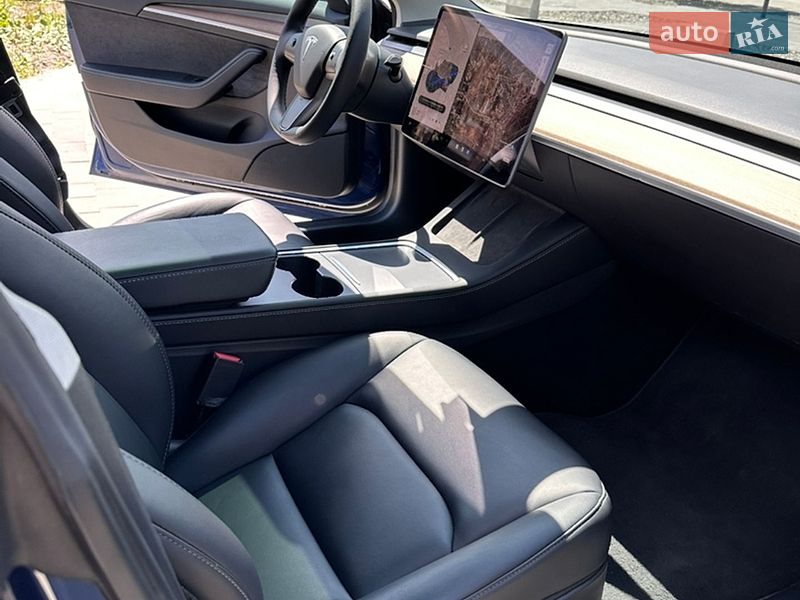 Седан Tesla Model 3 2022 в Хмельницком