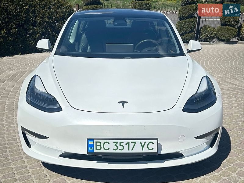 Tesla Model 3 2021