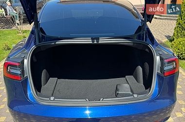 Седан Tesla Model 3 2022 в Ивано-Франковске