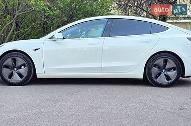 Седан Tesla Model 3 2020 в Черкассах