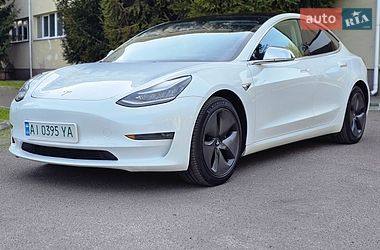 Седан Tesla Model 3 2020 в Черкассах