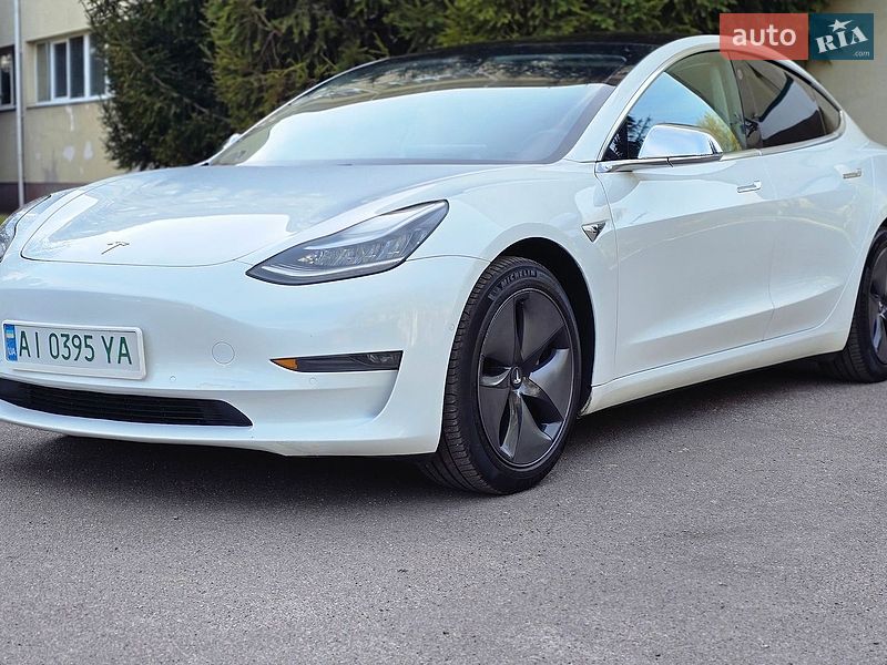 Седан Tesla Model 3 2020 в Черкассах