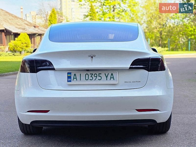Седан Tesla Model 3 2020 в Черкассах