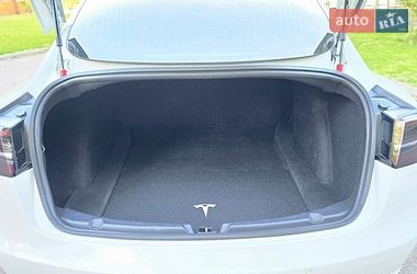 Седан Tesla Model 3 2020 в Черкассах