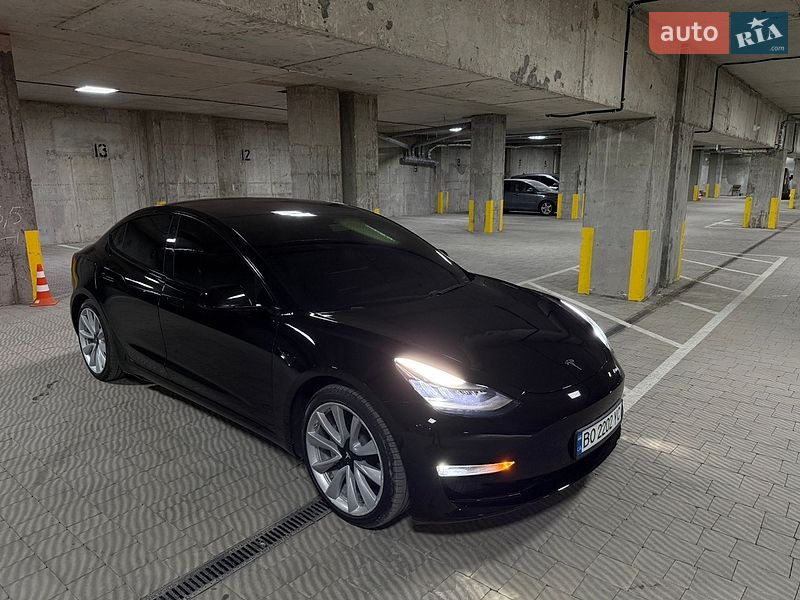 Седан Tesla Model 3 2018 в Тернополе