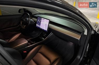 Седан Tesla Model 3 2018 в Тернополе