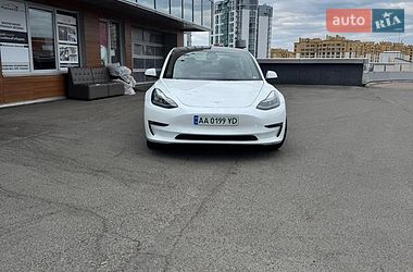 Седан Tesla Model 3 2022 в Киеве