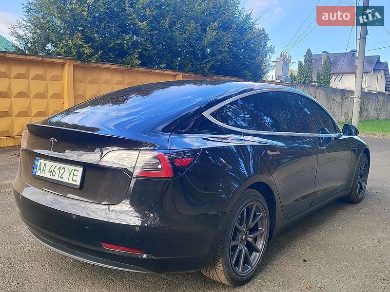 Седан Tesla Model 3 2018 в Киеве