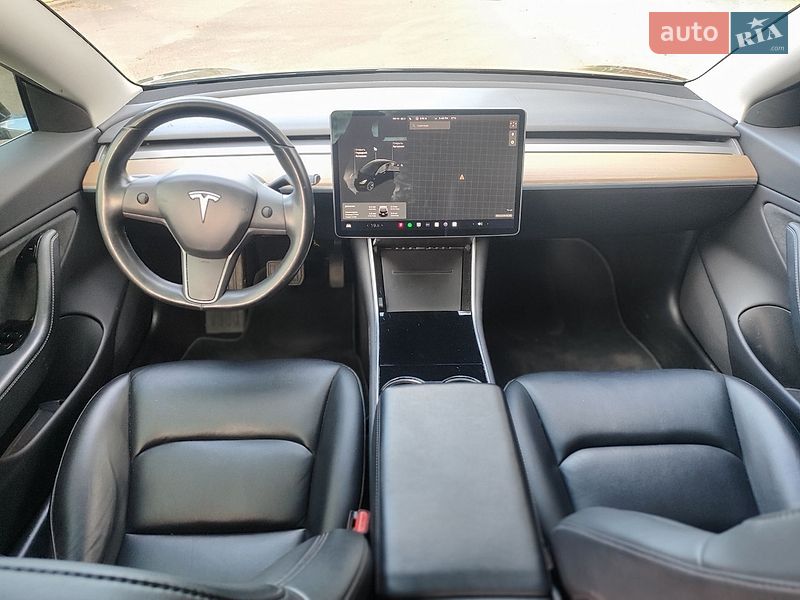 Седан Tesla Model 3 2018 в Киеве