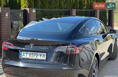 Седан Tesla Model 3 2023 в Калуше