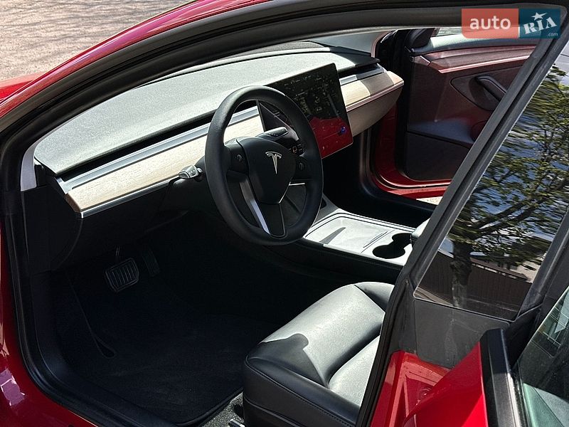 Седан Tesla Model 3 2021 в Золочеве