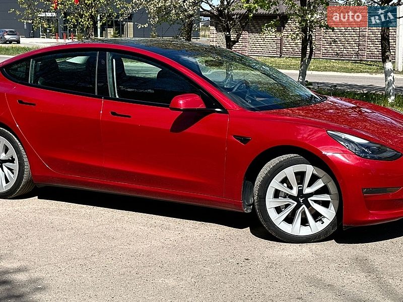 Седан Tesla Model 3 2021 в Золочеве