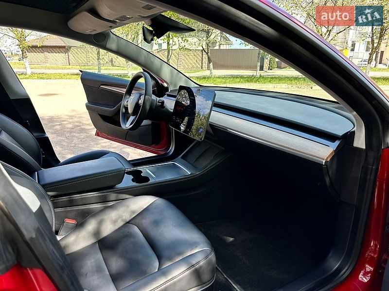 Седан Tesla Model 3 2021 в Золочеве