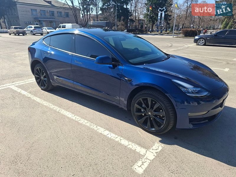 Седан Tesla Model 3 2019 в Киеве