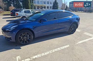 Седан Tesla Model 3 2019 в Киеве
