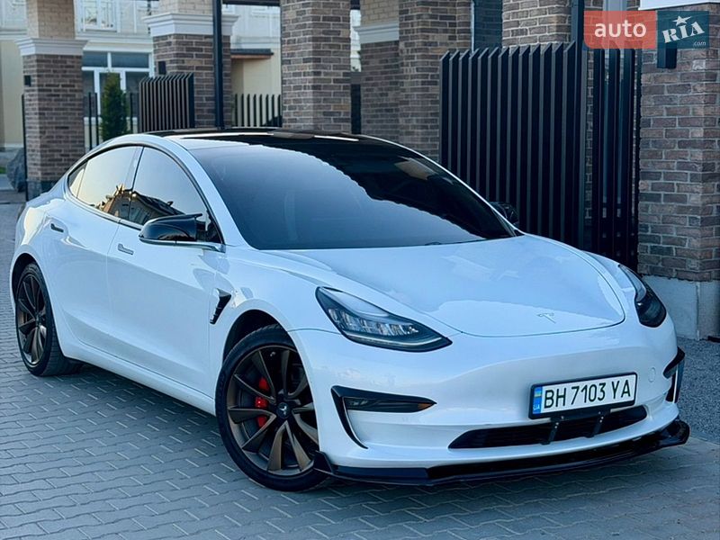 Tesla Model 3 2019