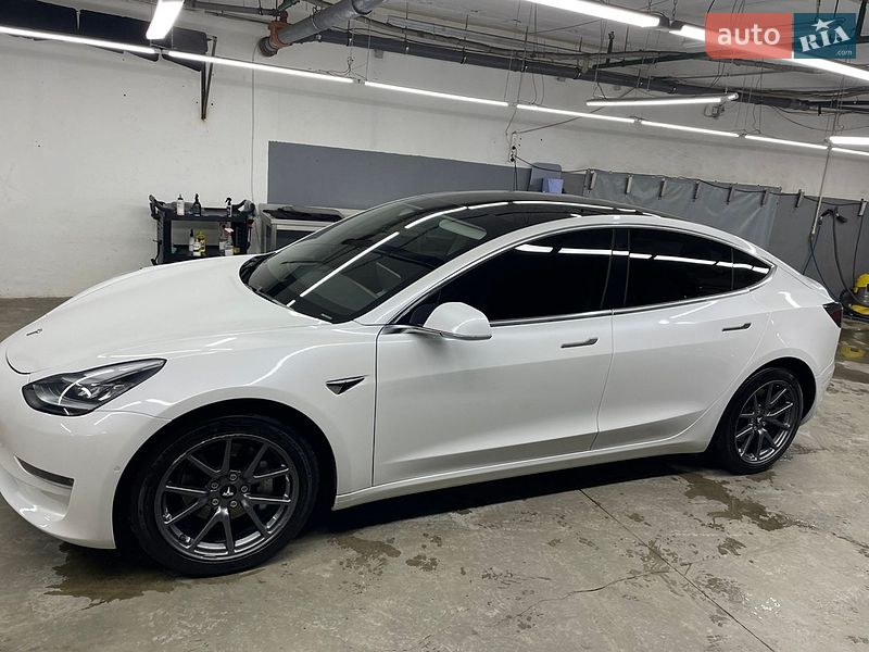 Седан Tesla Model 3 2019 в Одессе