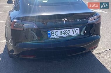 Седан Tesla Model 3 2019 в Львове