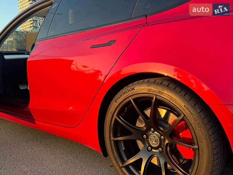 Седан Tesla Model 3 2022 в Киеве