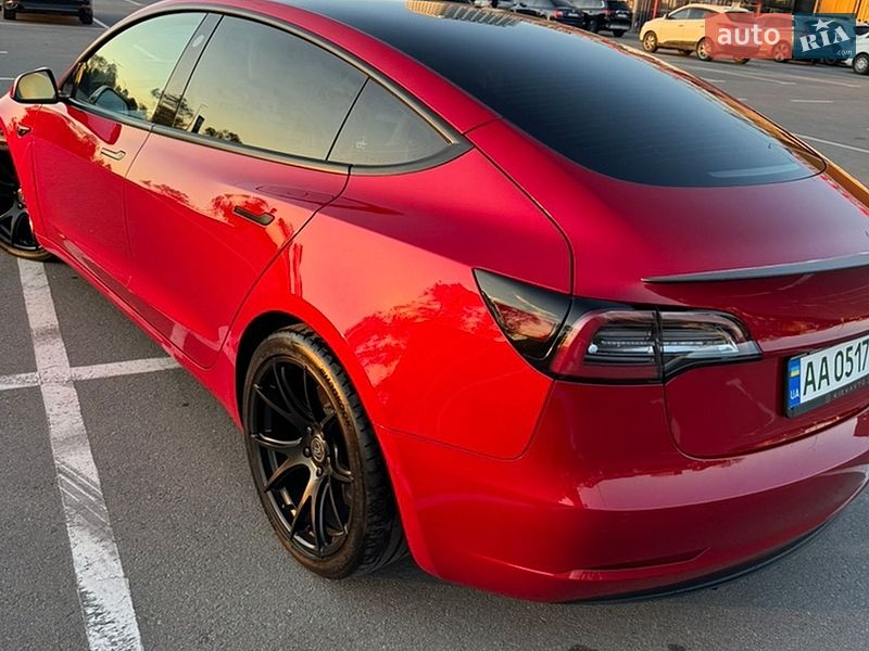 Седан Tesla Model 3 2022 в Киеве