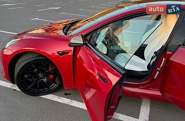 Седан Tesla Model 3 2022 в Киеве