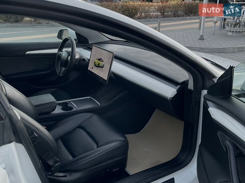 Седан Tesla Model 3 2022 в Хмельницькому