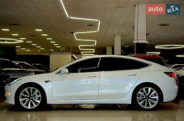Седан Tesla Model 3 2019 в Николаеве