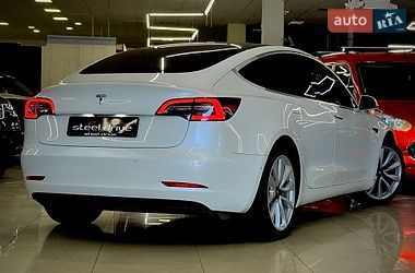 Седан Tesla Model 3 2019 в Николаеве