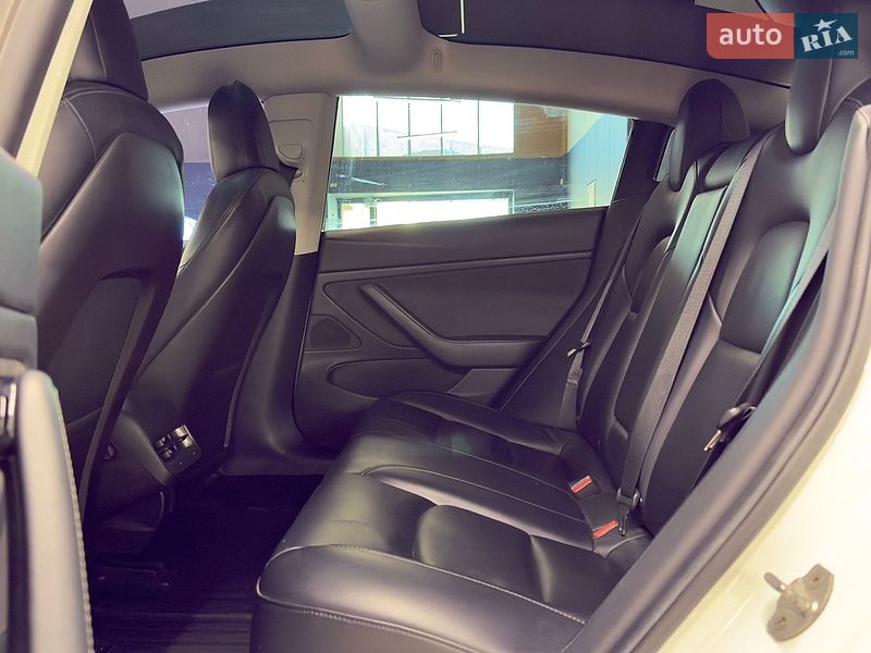 Седан Tesla Model 3 2019 в Николаеве