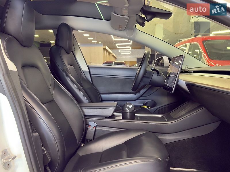 Седан Tesla Model 3 2019 в Николаеве