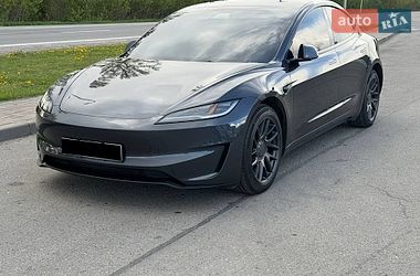 Седан Tesla Model 3 2024 в Ивано-Франковске
