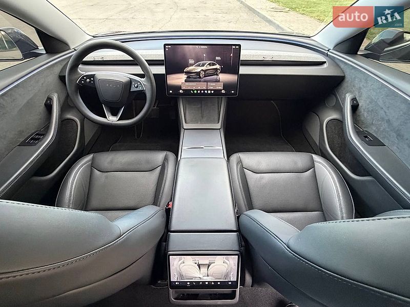 Седан Tesla Model 3 2024 в Ивано-Франковске